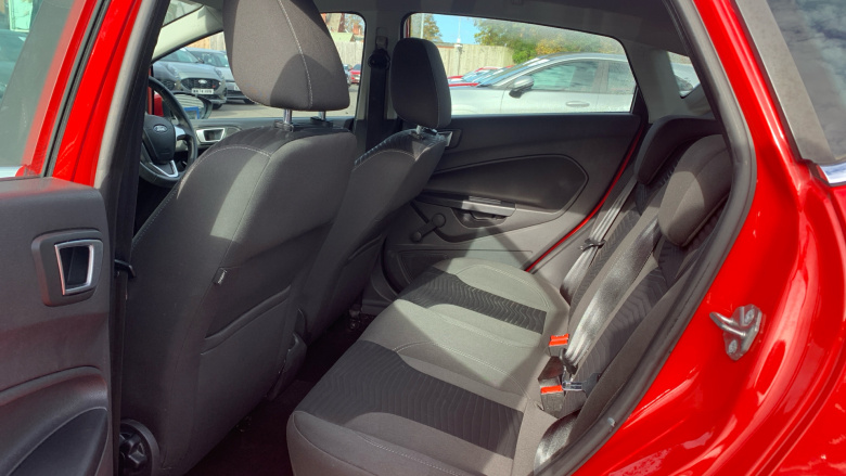 Ford Fiesta 1.6 Zetec 5dr Powershift Petrol Hatchback